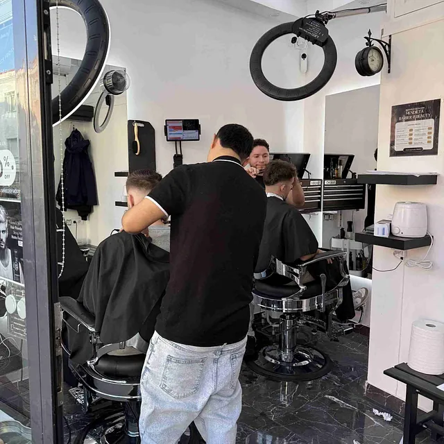 Mendienta Barber & Beauty